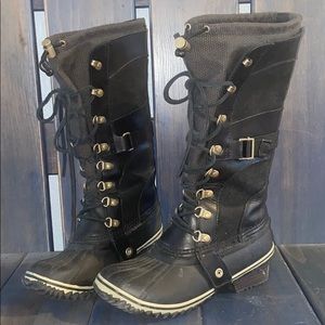 Sorel ‘Conquest Carly’ black boots